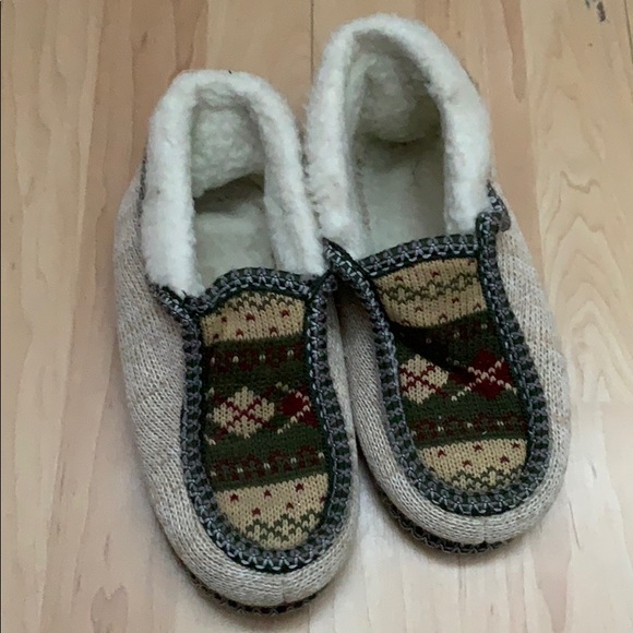 Shoes - 5/$20 Warm slippers